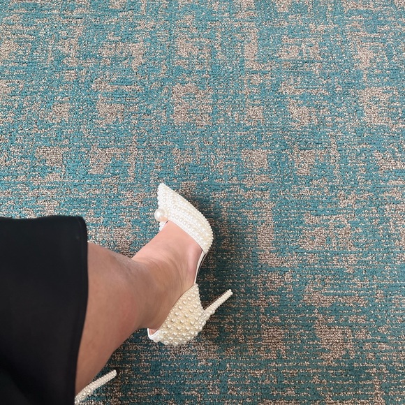 Embroiled Pearls shoes Perfect for weeding - Picture 6 of 8